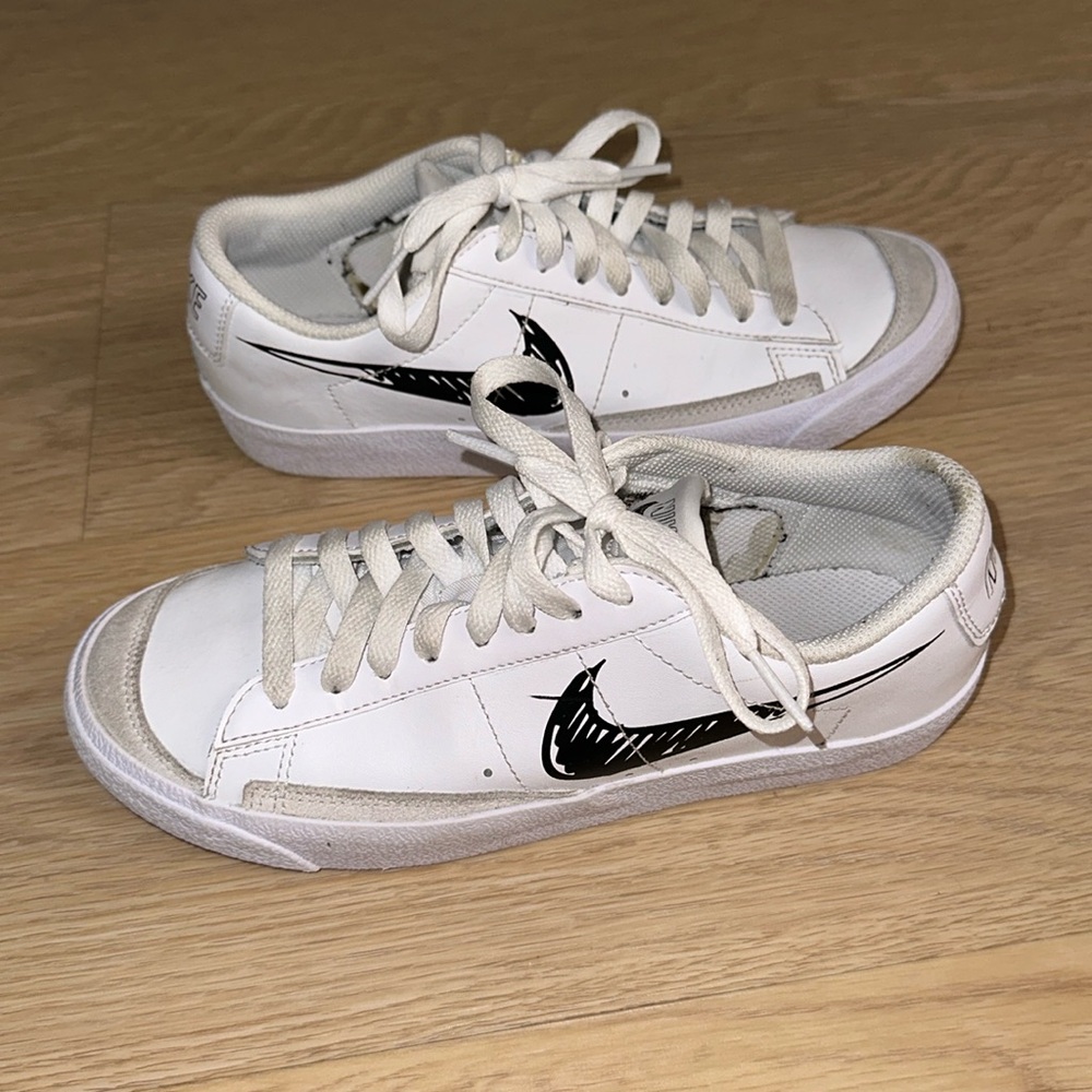 Nike Blazer Low Sketch White and Black